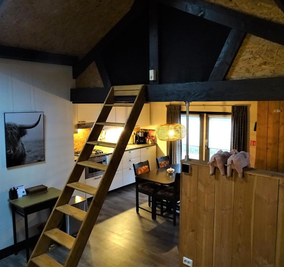Bed and Breakfast De Oude Stoffeerderij Dussen Exterior foto